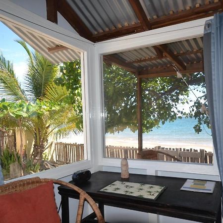 Katamah Beachfront Guesthouse Трежер-Біч Екстер'єр фото