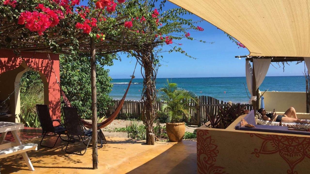 Katamah Beachfront Guesthouse Трежер-Біч Екстер'єр фото