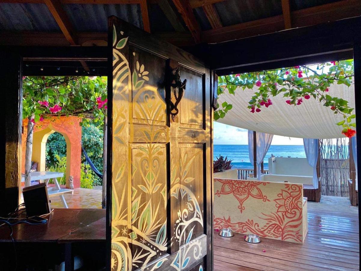 Katamah Beachfront Guesthouse Трежер-Біч Екстер'єр фото